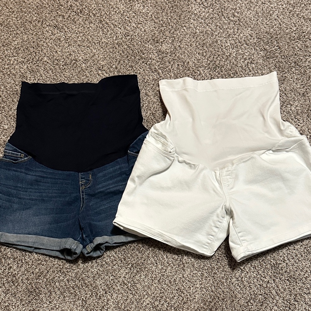 Liz Lange maternity shorts